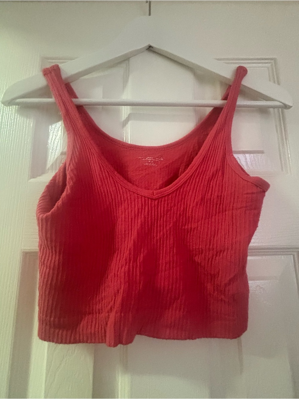 Bundle of 2 Ribbed V-Neck Crop Tank Tops - Urban Outfitters. coral & green